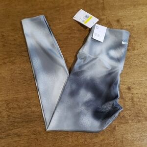 Nike One Women's Gray Leggings